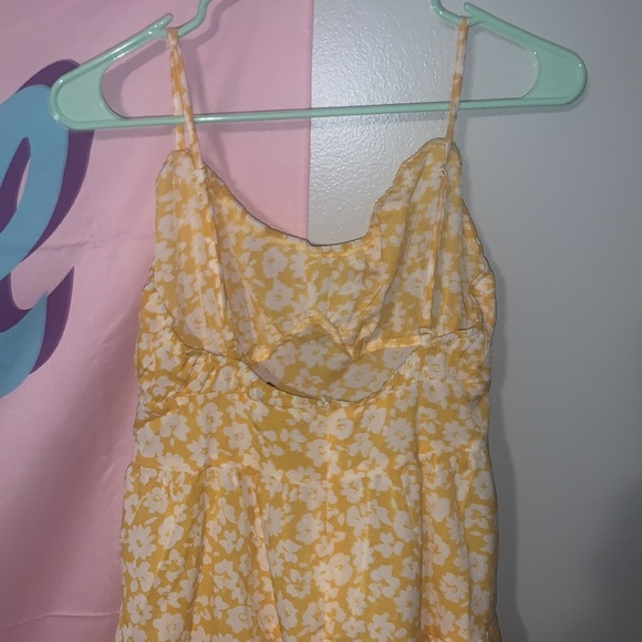 SHEIN Yellow Flower Print Sun Dress - Picture 3 of 3